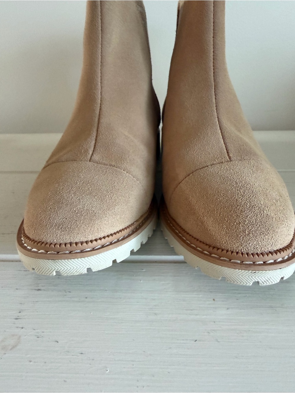 TOMS Cleo Desert Tan Suede Chelsea Boots Sz 7.5 Water Resistant NWOB - Picture 9 of 16